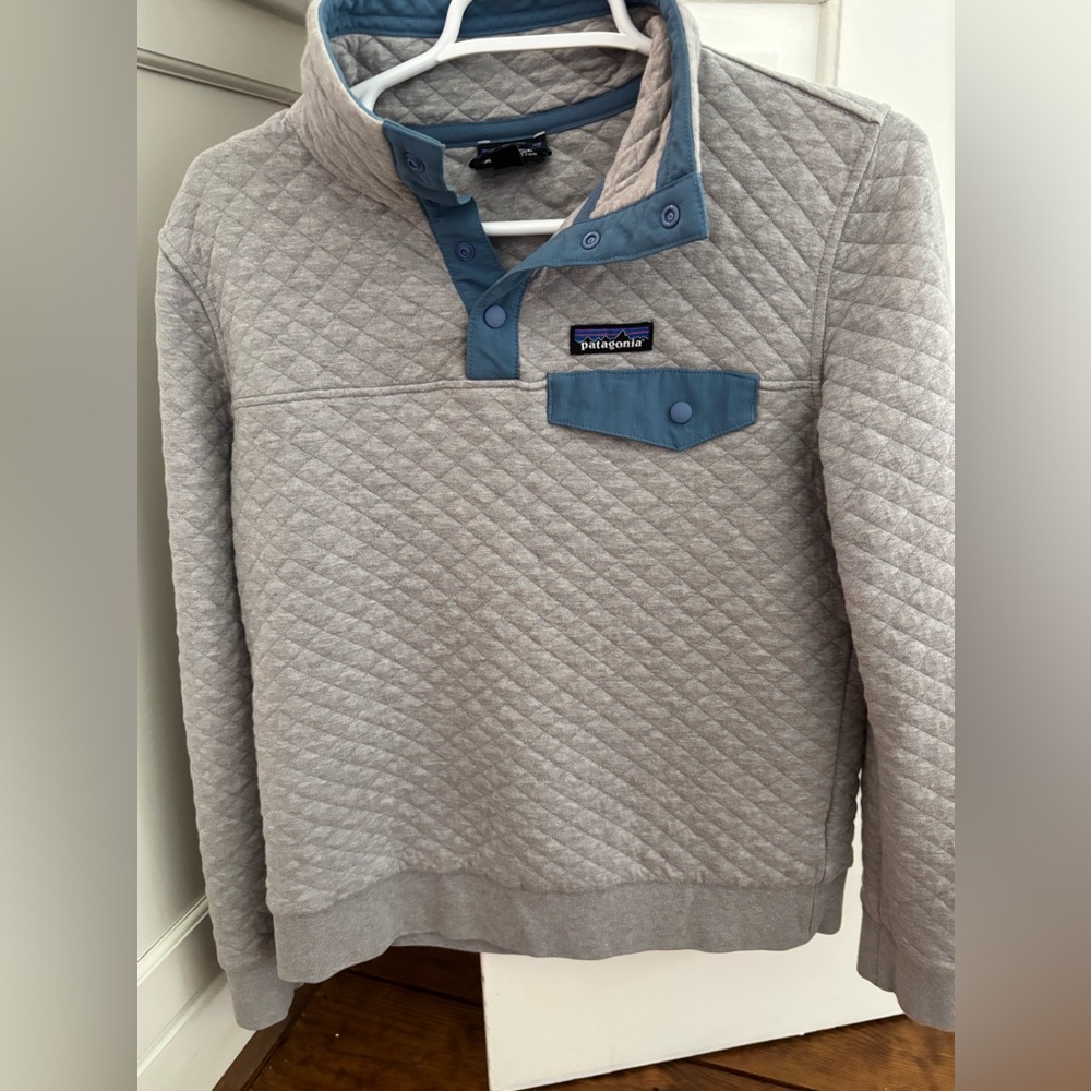 Patagonia women’s quilted pullover xs
